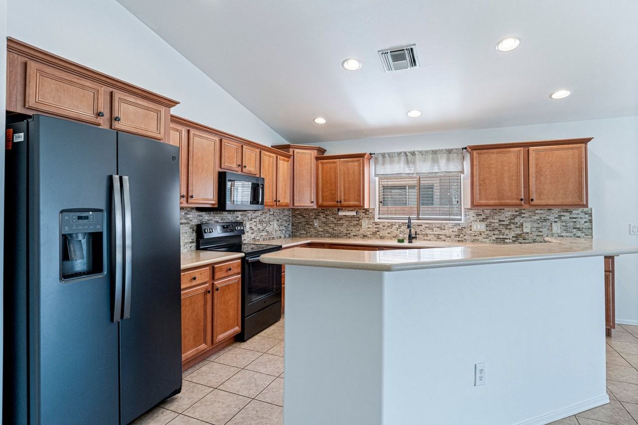 7197 E Alderberry St - Photo 6 of 33