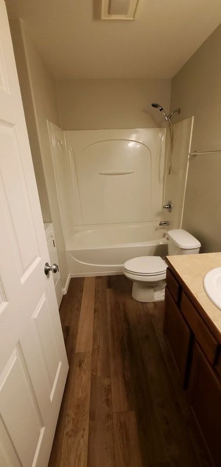 5560-5566 E Wolverine Ave - Photo 6 of 8
