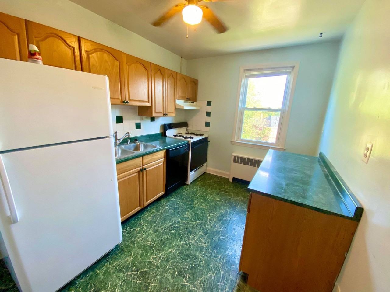 Townhome for rent in Lake Walker - Photo 4 of 11