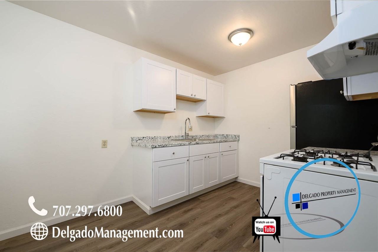 443 E O St - Photo 4 of 16