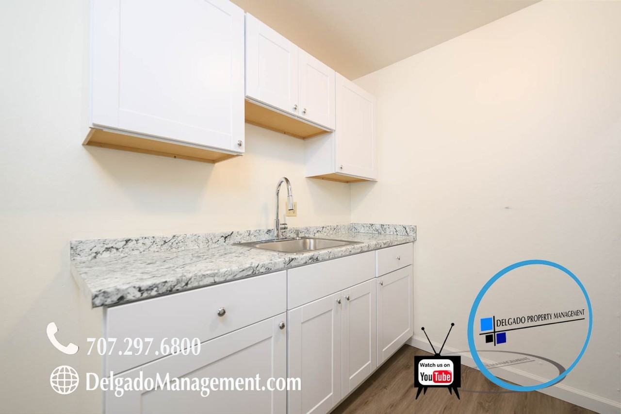 443 E O St - Photo 5 of 16