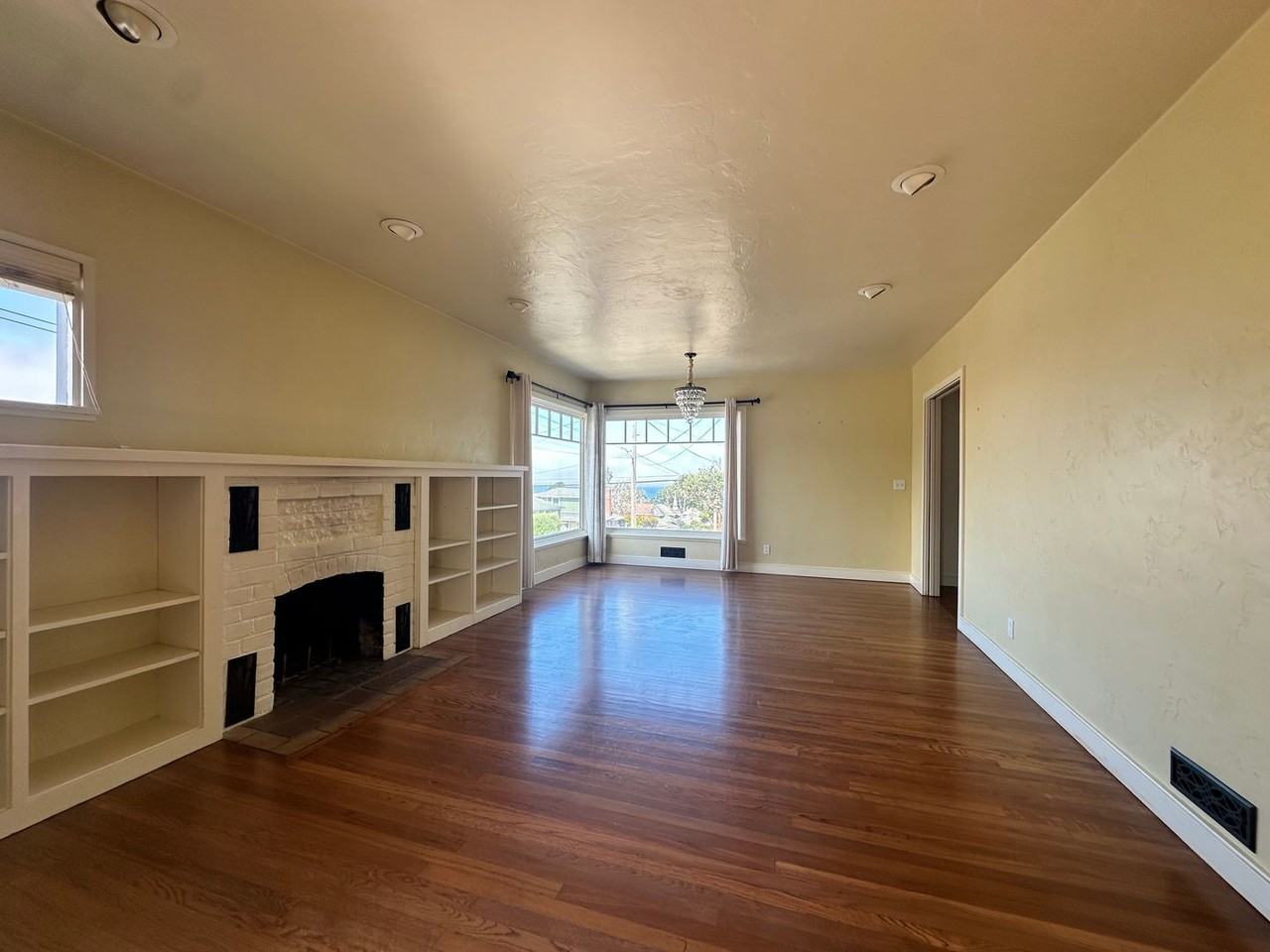 305 Carmel Ave - Photo 4 of 37
