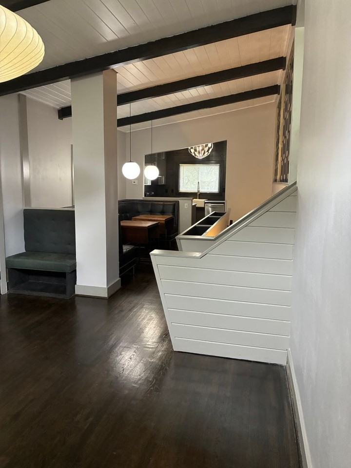 500 Rosemont Pl Ne - Photo 3 of 22