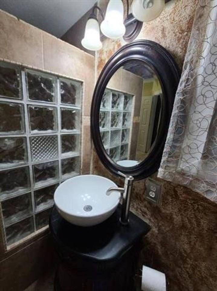 3321 Sw 32nd Ave #3321 - Photo 7 of 14
