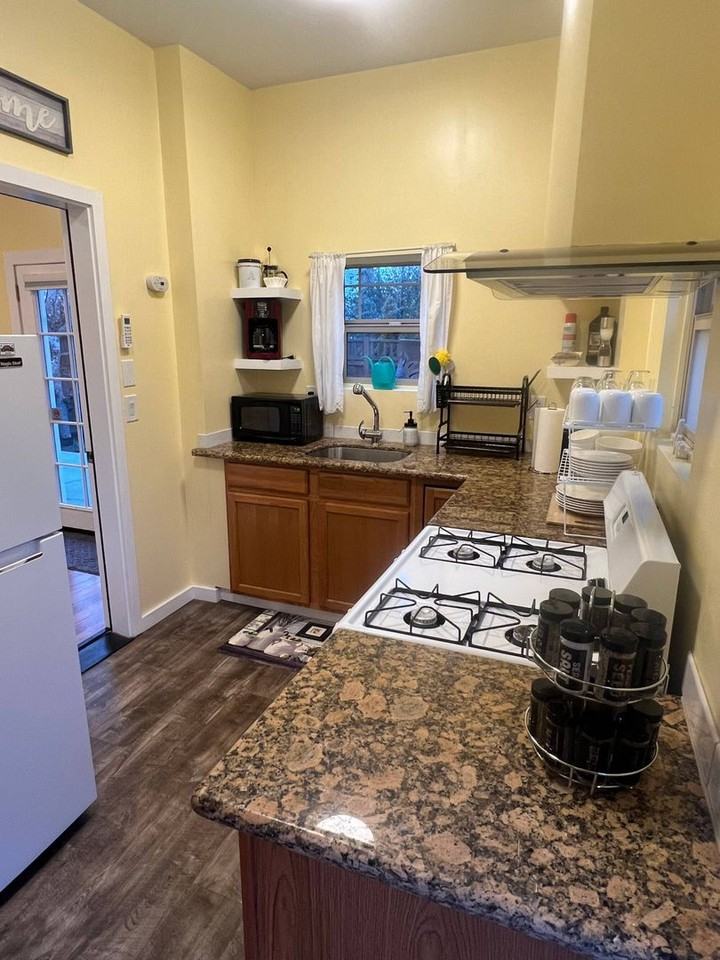 1507 Se Boise St - Photo 2 of 11