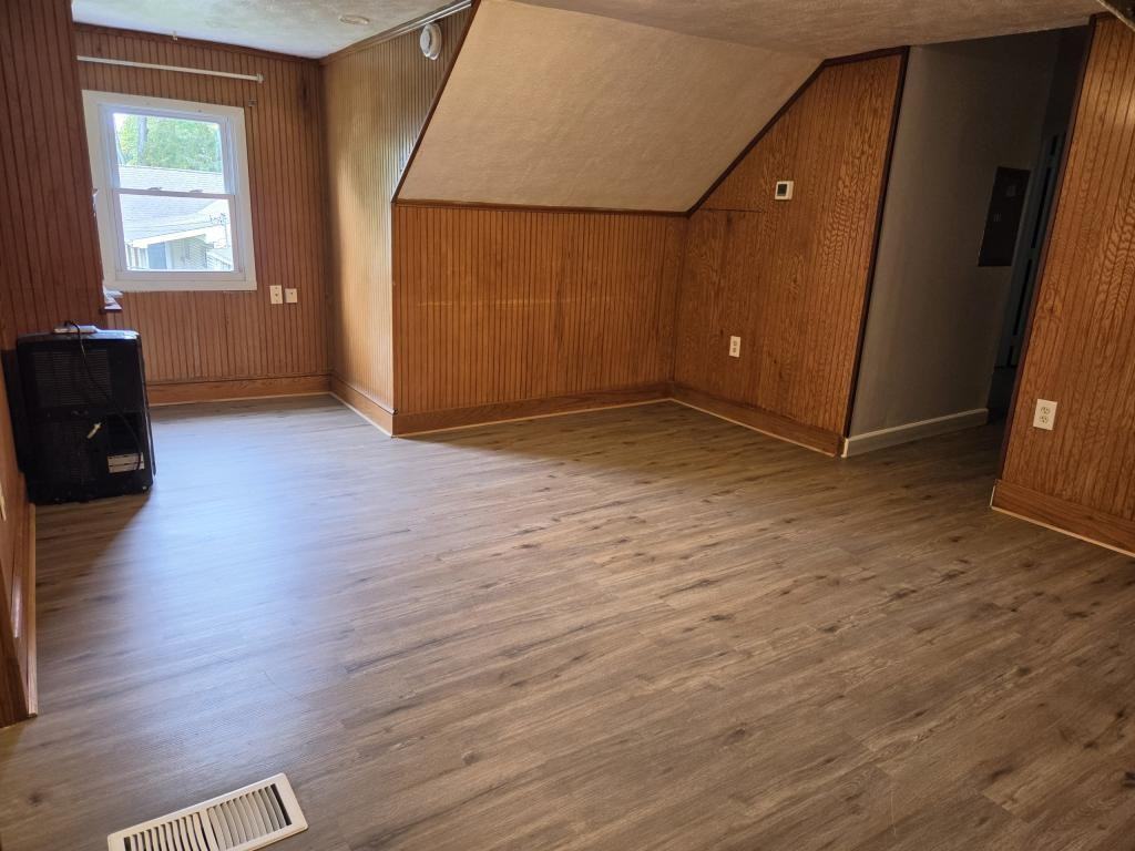 133 Fairlawn Ave - Photo 7 of 7
