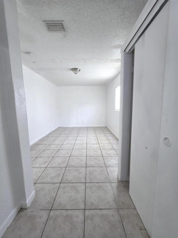 5631 Nw 27th Ct - Photo 6 of 9
