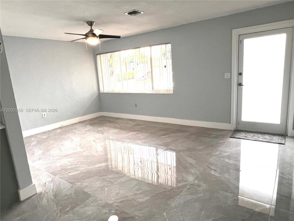 6660 Nw 25th St ##0 - Photo 5 of 10