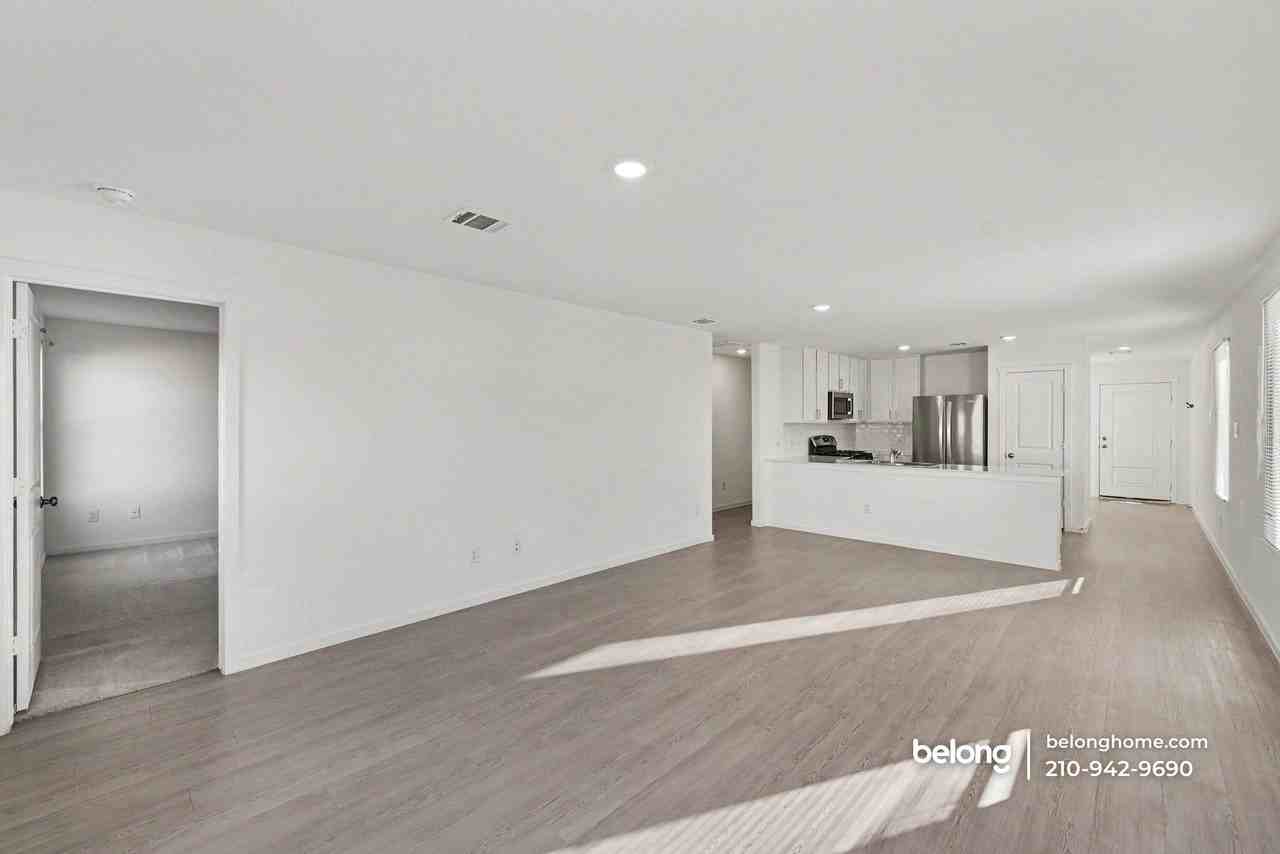 286 Tahoe Ave - Photo 4 of 21