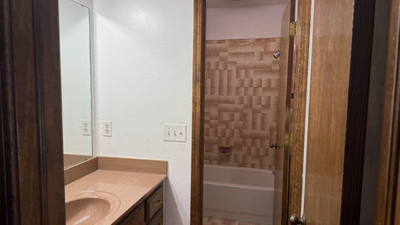 1428 Viola Dr - Photo 2 of 14