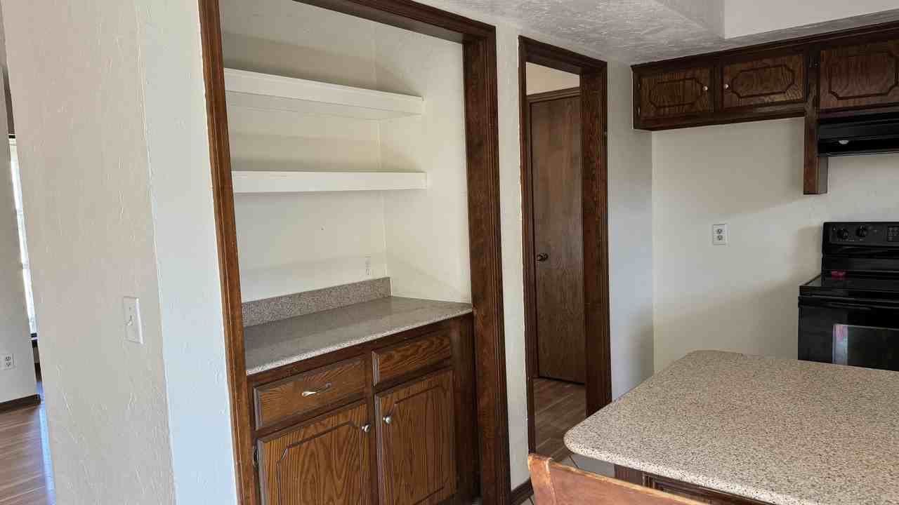 1428 Viola Dr - Photo 5 of 14