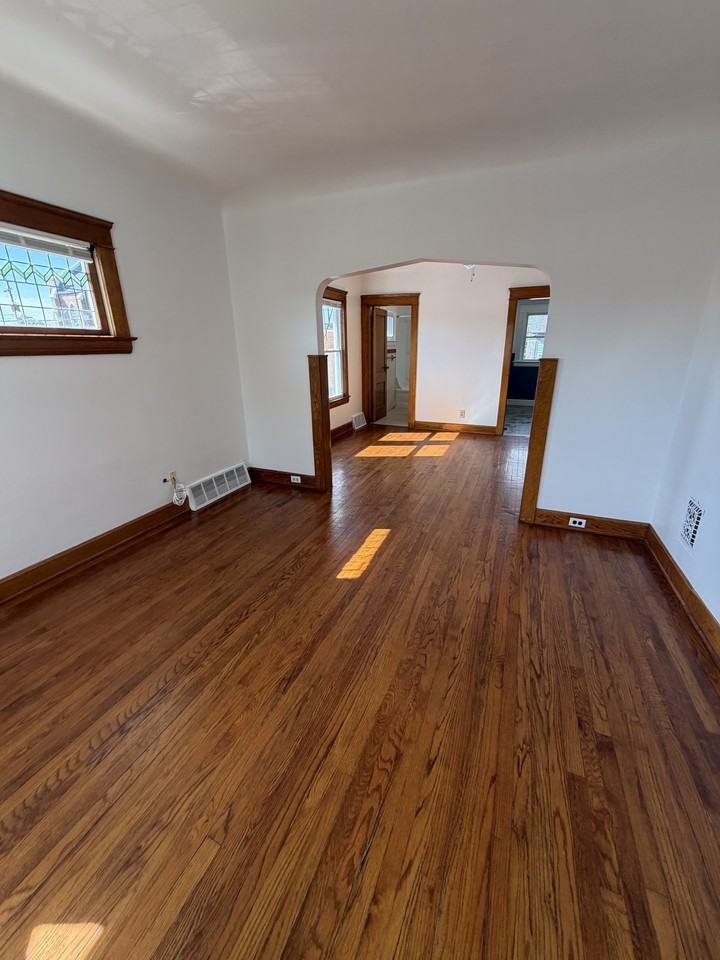 1380 Westlake Ave - Photo 3 of 20