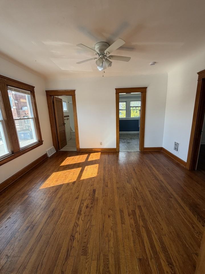 1380 Westlake Ave - Photo 4 of 20