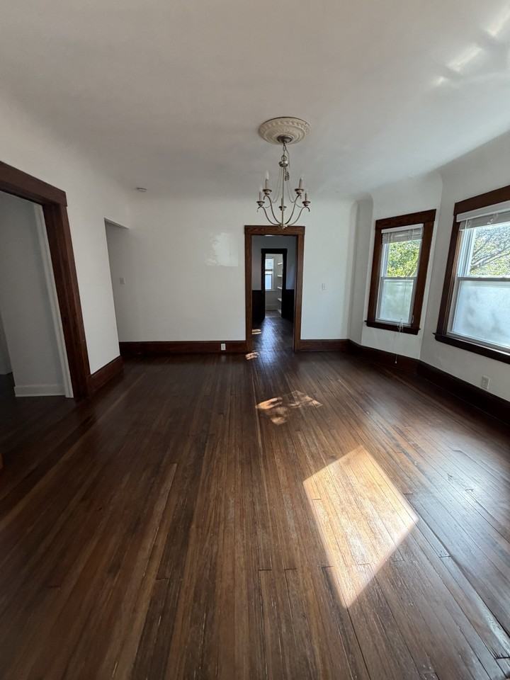 1567 Wagar Ave - Photo 5 of 22