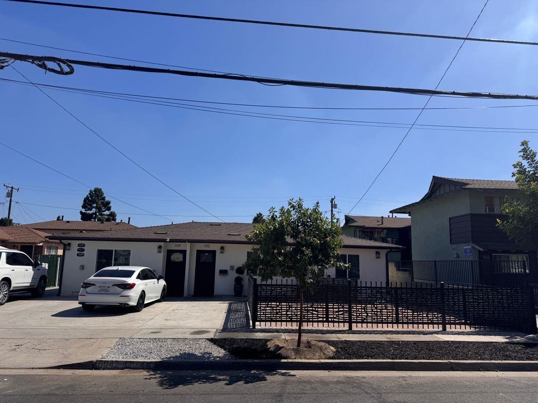 6042 King Ave - Photo 2 of 24