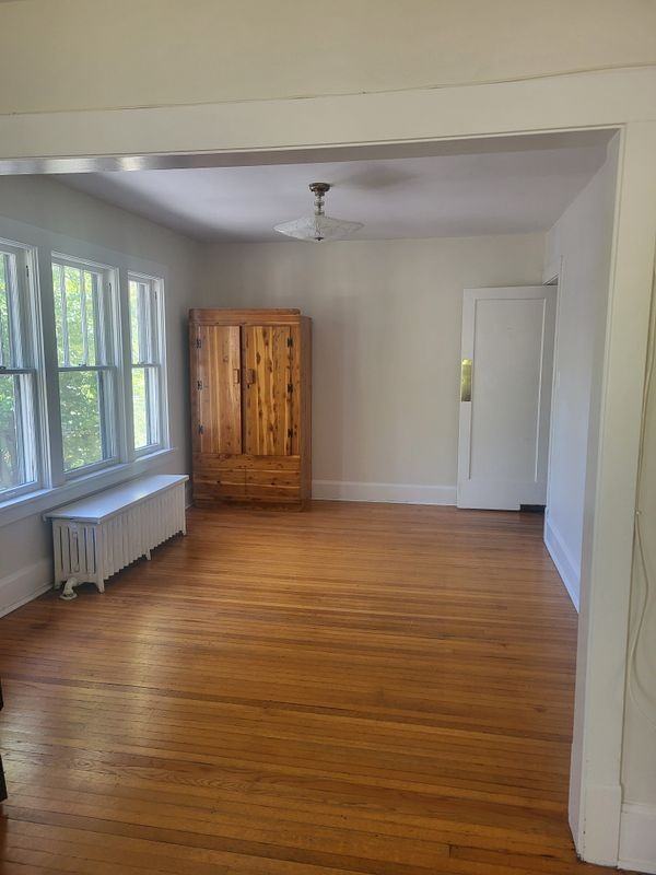 1920 Noyes St - Photo 4 of 20