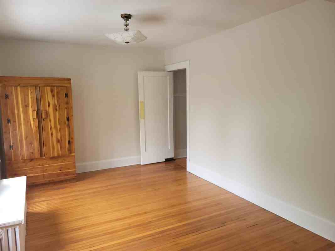 1920 Noyes St - Photo 5 of 20
