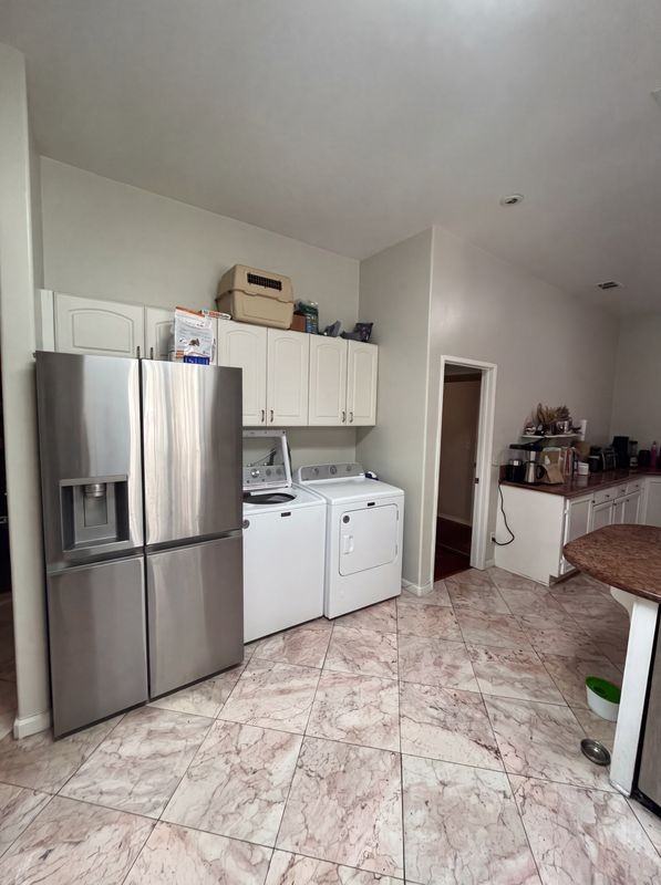 125 N Marguerita Ave - Photo 7 of 9