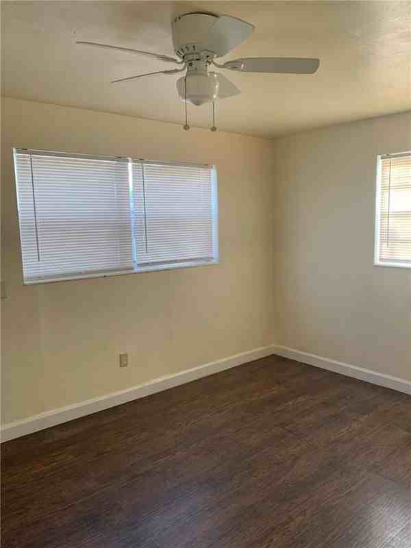 2521 Nw 15th Ct - Photo 7 of 10