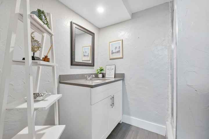551 Sw 13th Ave ##3 - Photo 7 of 11