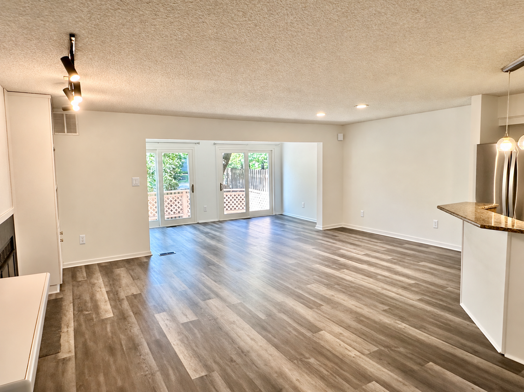 122 Chanticleer - Photo 3 of 21