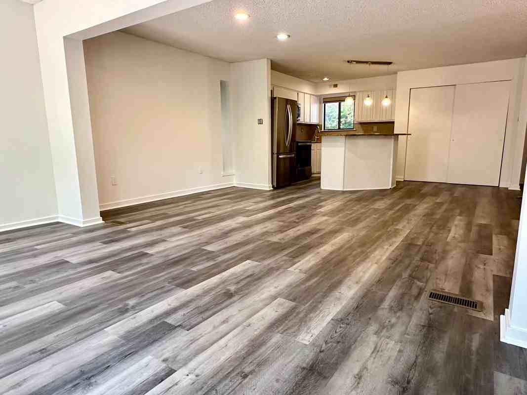 122 Chanticleer - Photo 5 of 21