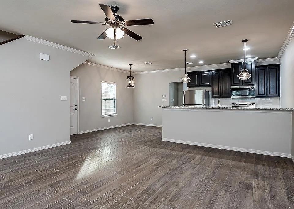 405 Cooner St #1 - Photo 3 of 18