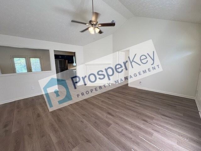 205 Bonanza Dr - Photo 4 of 18