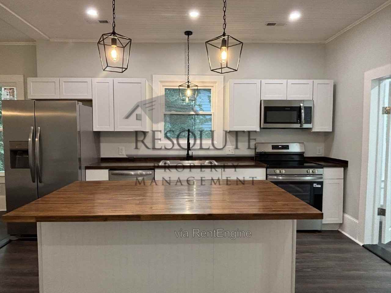 503 Kenmore Ave - Photo 4 of 16