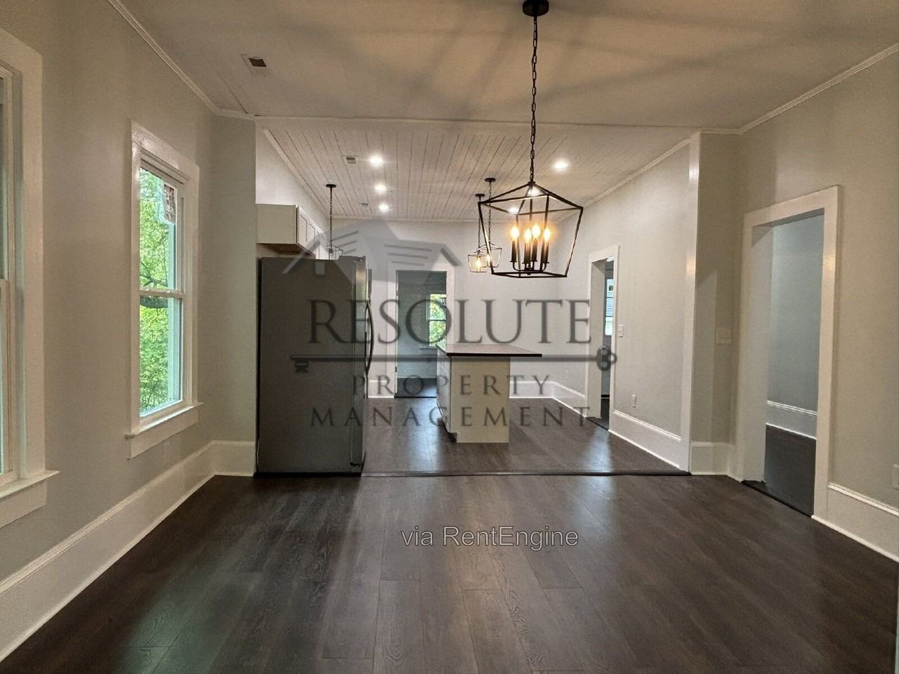 503 Kenmore Ave - Photo 6 of 16