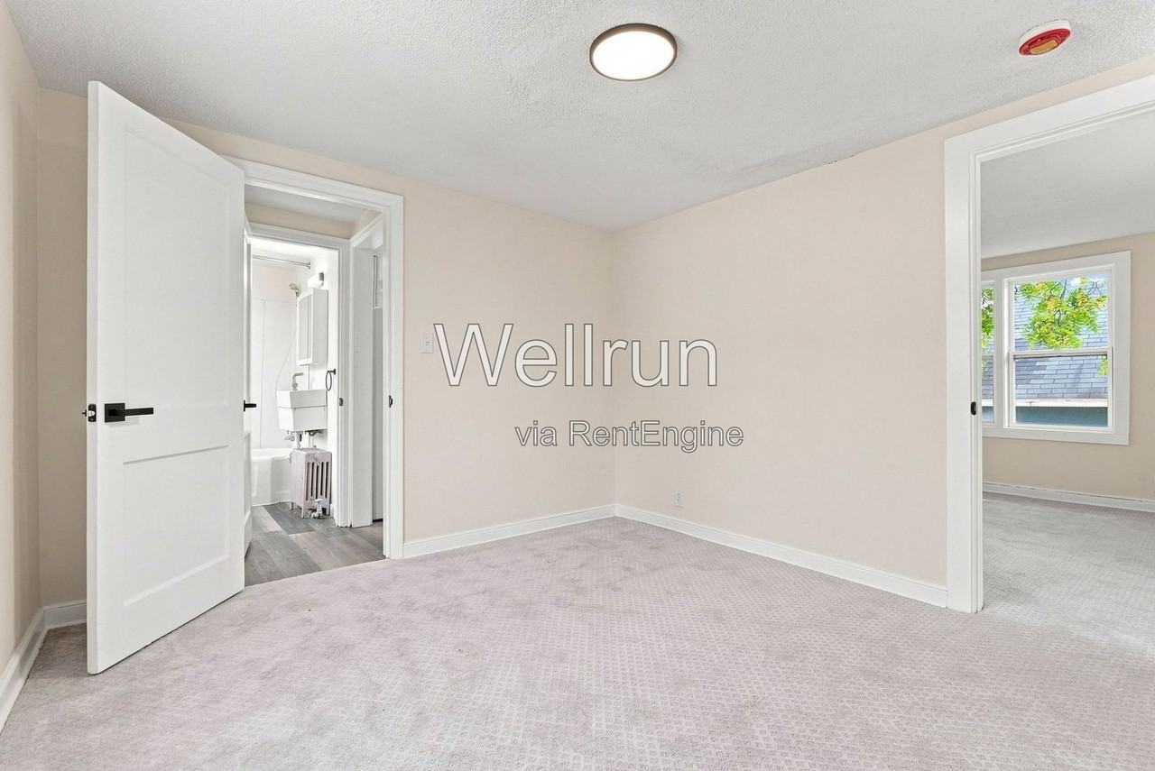 483 Lawson Ave W #2 - Photo 6 of 31