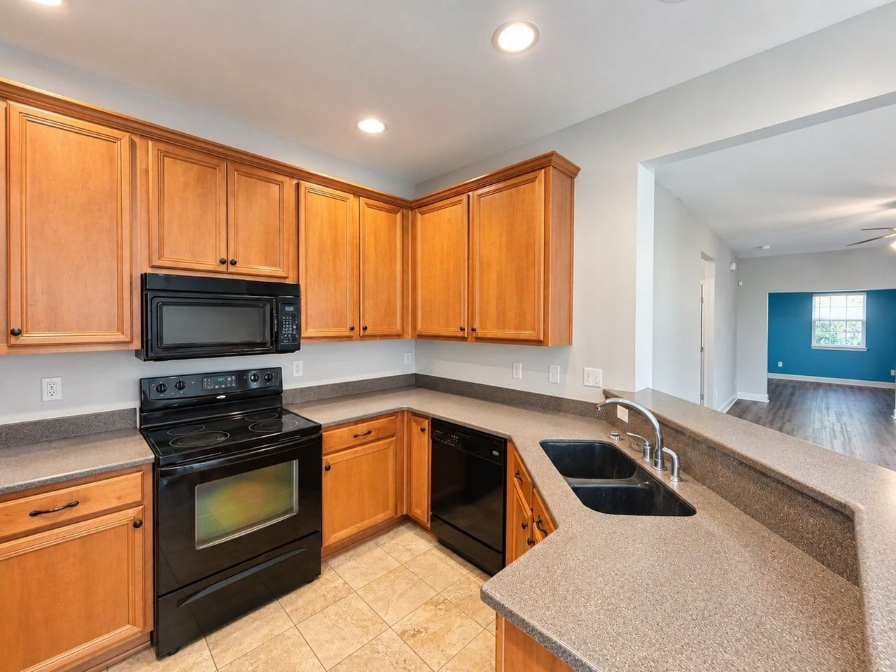 4973 Wyman Blvd - Photo 6 of 18