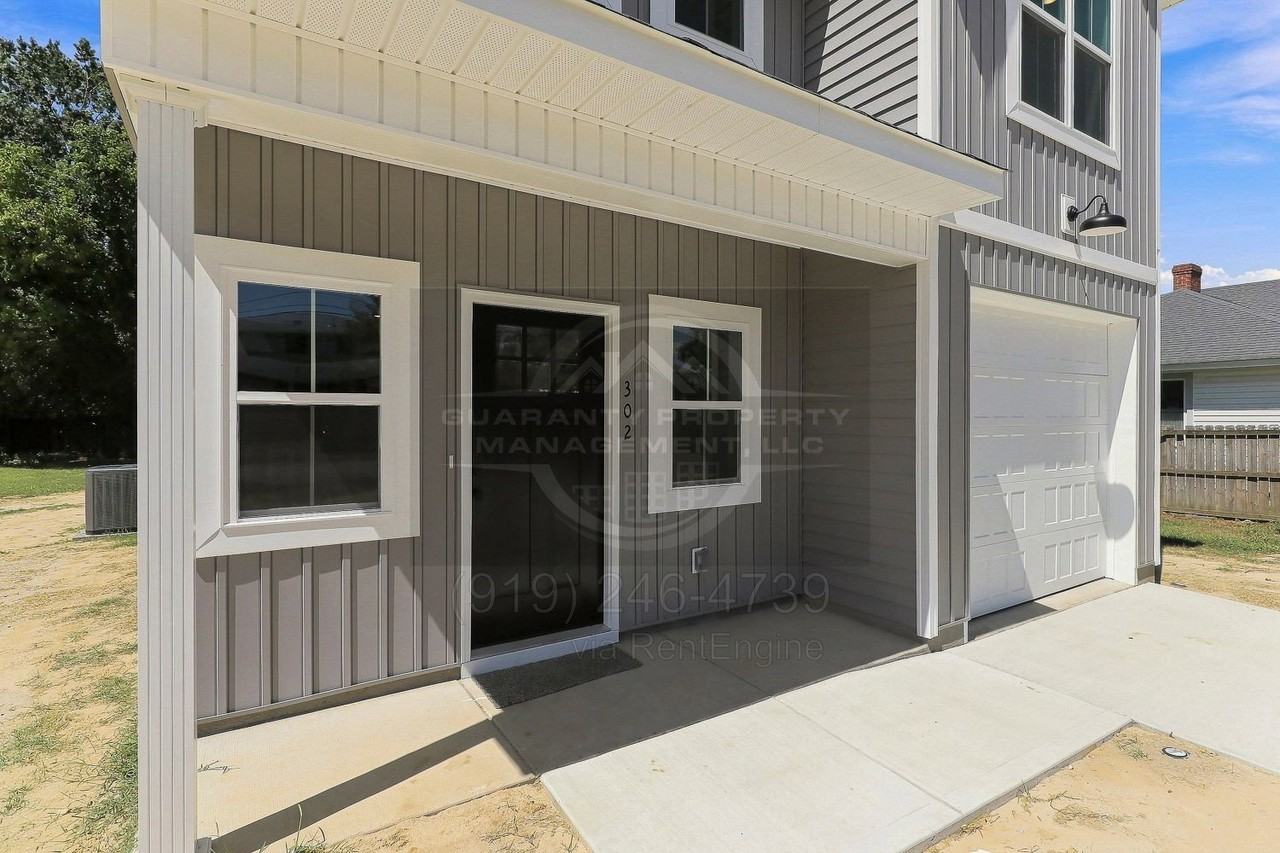 302 S 17th St - Photo 2 of 38