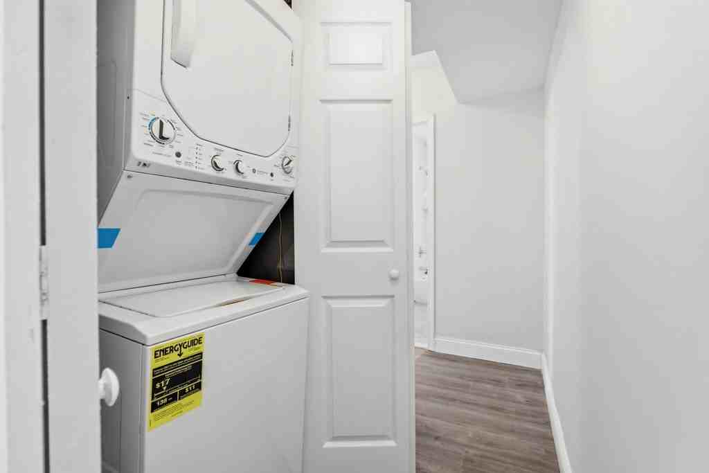 4230 6th St Se #101 - Photo 5 of 5