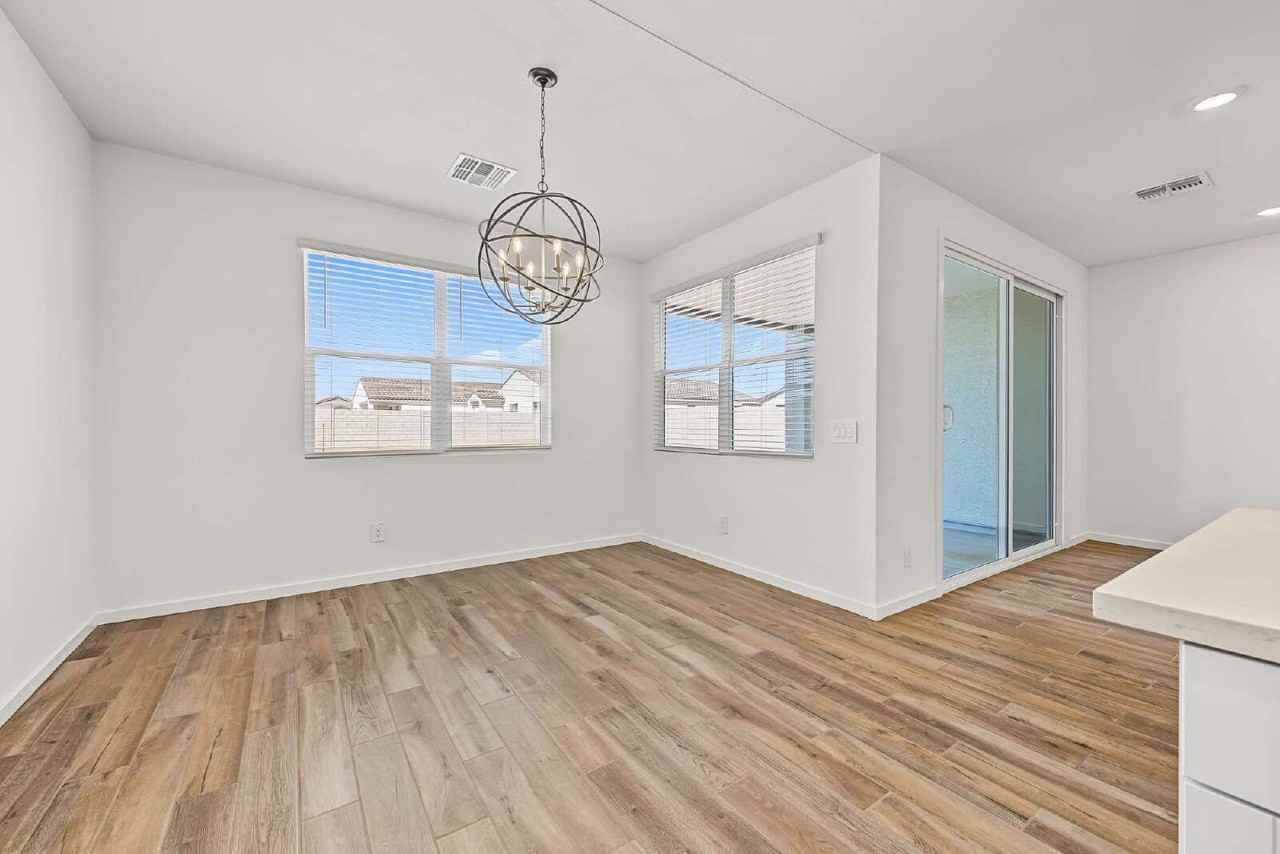 2544 E Vintage Dr - Photo 6 of 35