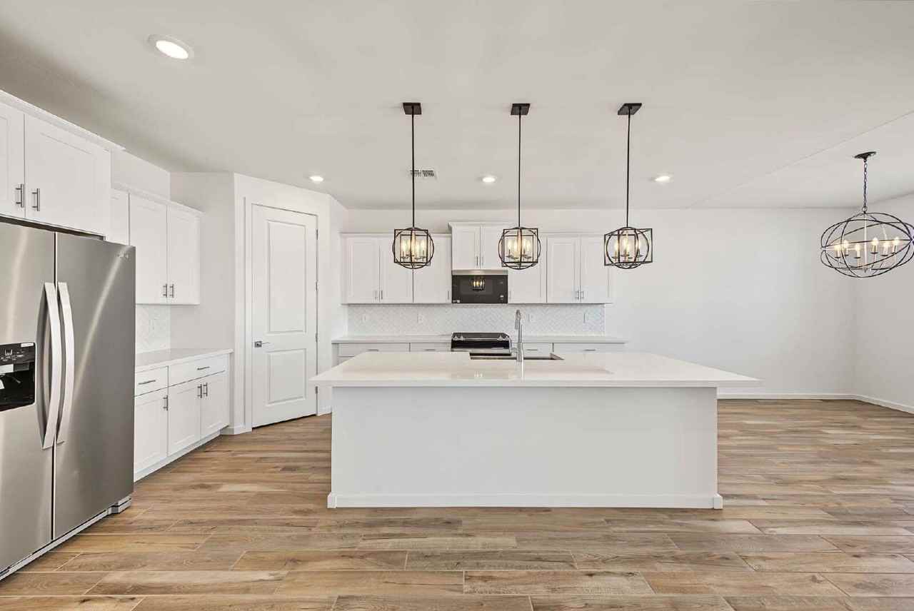 2544 E Vintage Dr - Photo 7 of 35