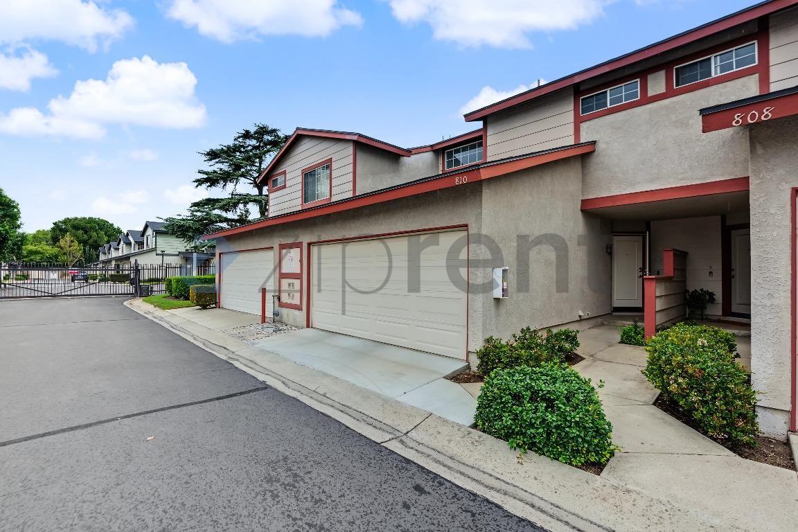 810 California Privado - Photo 2 of 26
