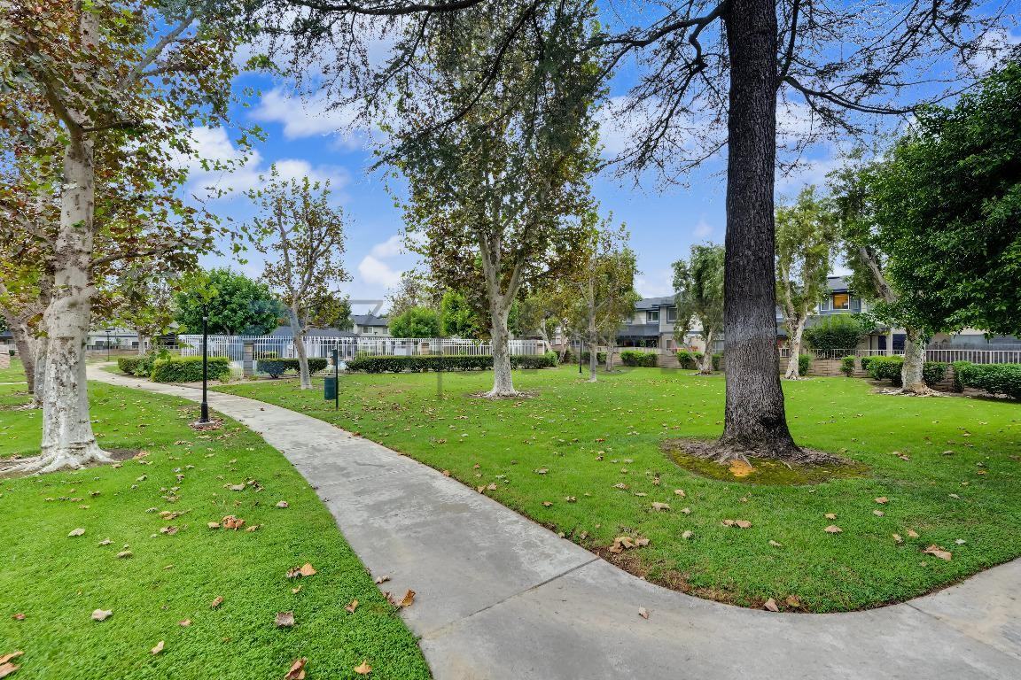 810 California Privado - Photo 4 of 26