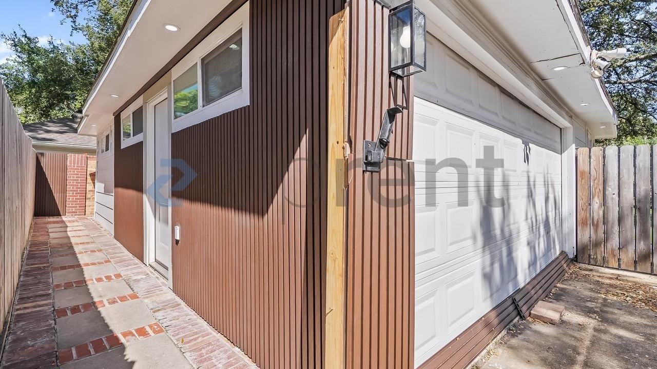 12430 Briar Forest Dr #B - Photo 2 of 19