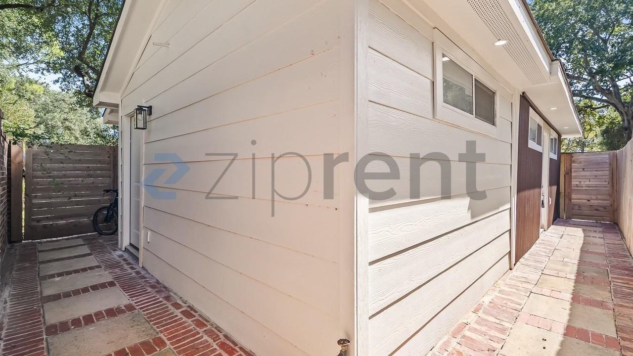 12430 Briar Forest Dr #B - Photo 3 of 19