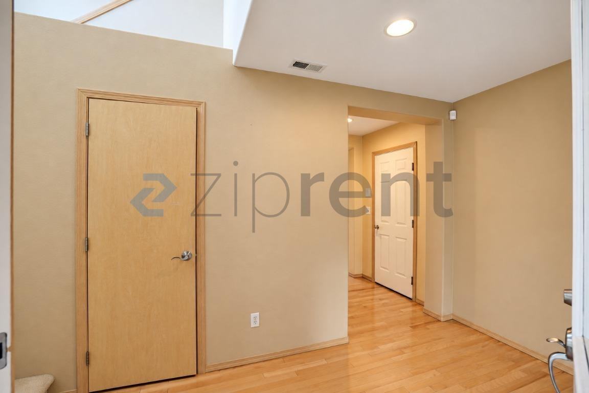 5801 120th Pl Se #1 - Photo 4 of 32