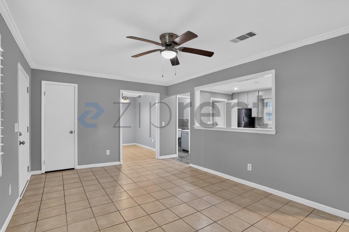 5438 Langhorn Way #B - Photo 6 of 20