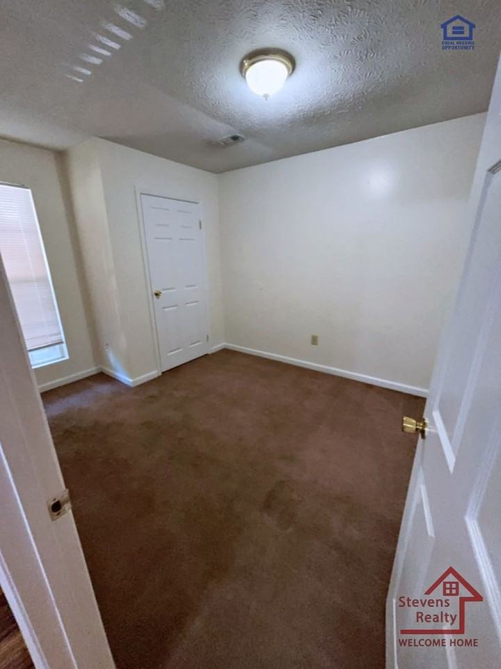 28 Bybee Woods Dr #1 - Photo 2 of 11
