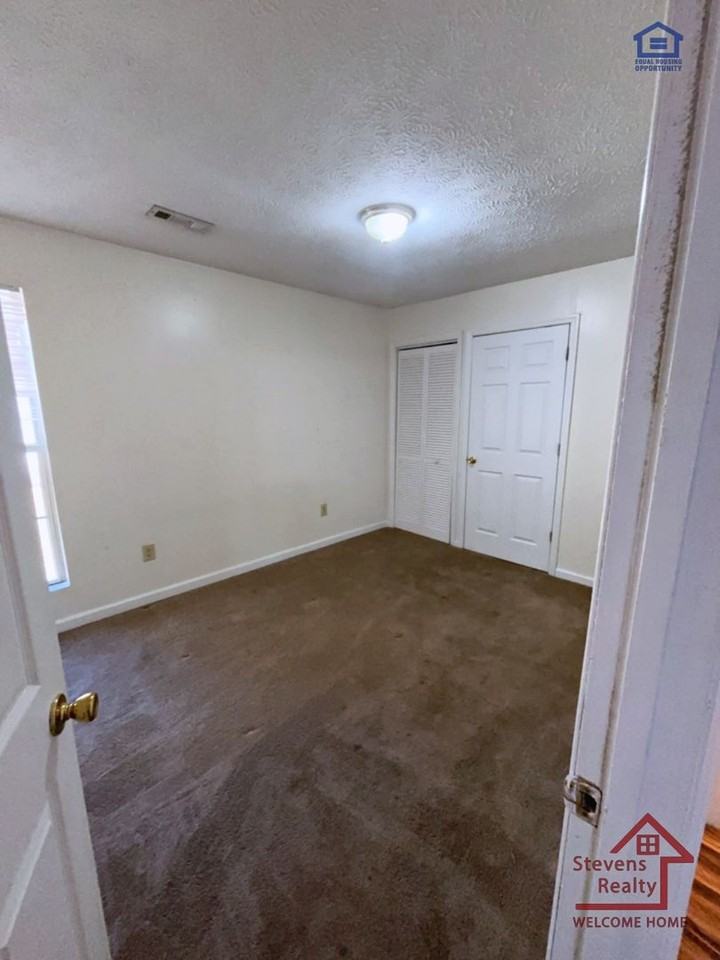 28 Bybee Woods Dr #1 - Photo 7 of 11