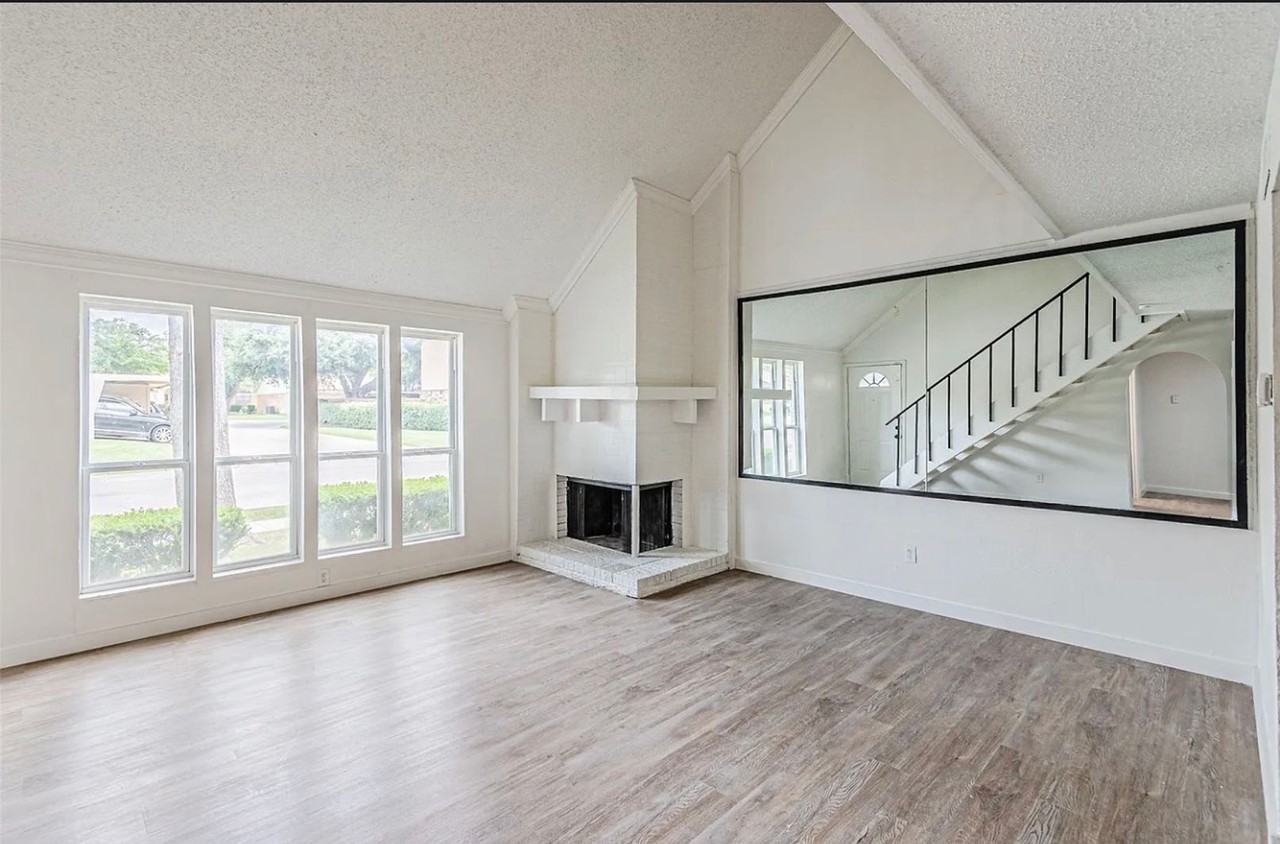 2008 Clubridge Dr - Photo 4 of 15