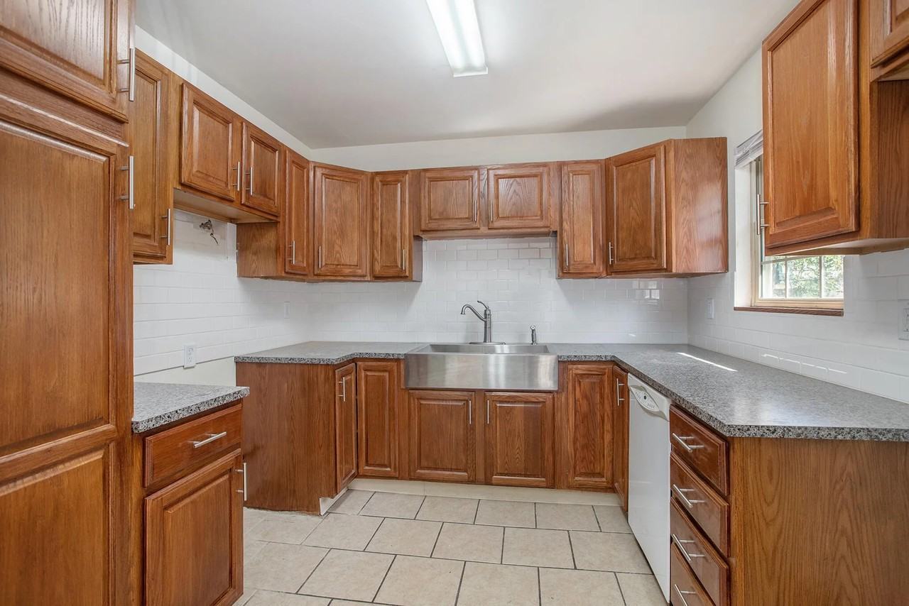 1319 Lafayette Ave #NA - Photo 6 of 9