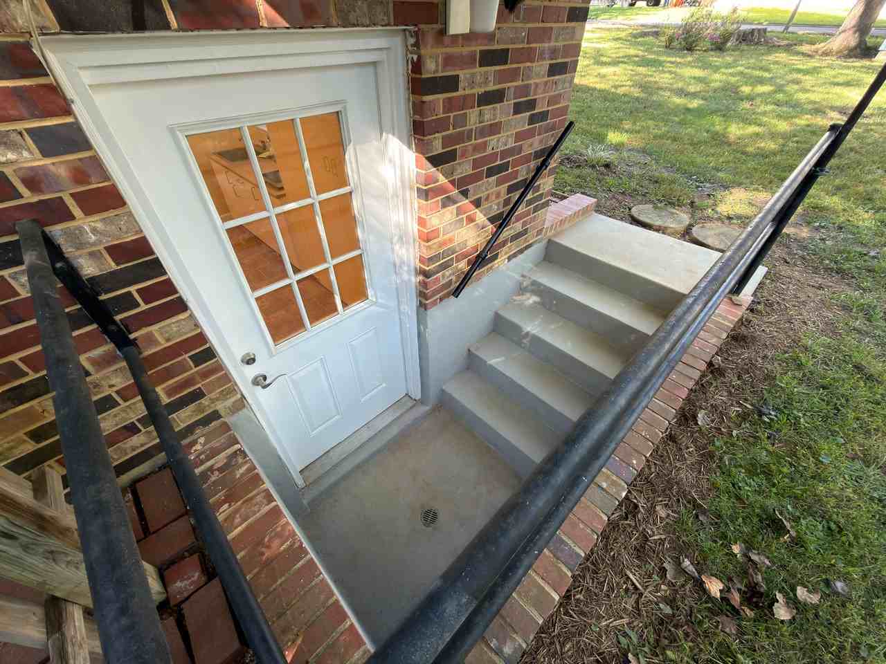 2541 Hillsman St #NA - Photo 2 of 10