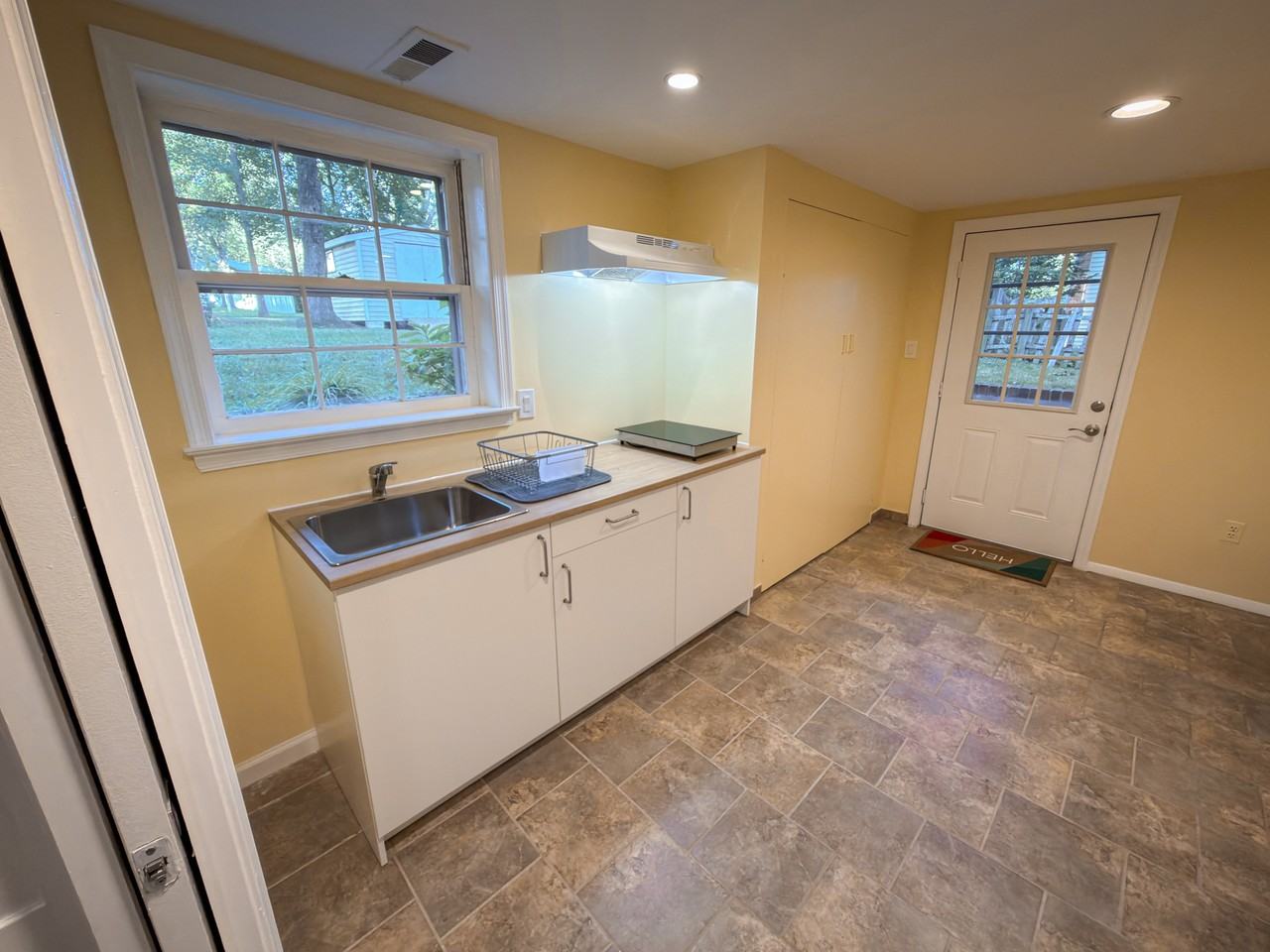 2541 Hillsman St #NA - Photo 7 of 10
