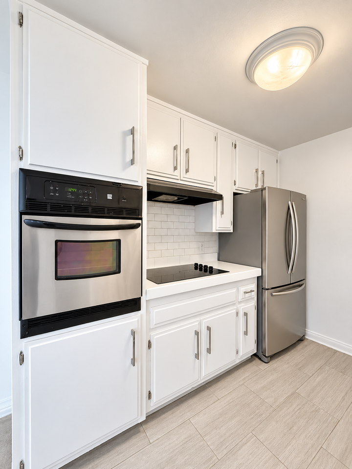 1023 Hancock Ave #212 - Photo 5 of 16