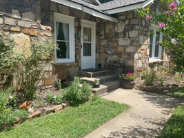 featured image of 610 W 4th St #NA